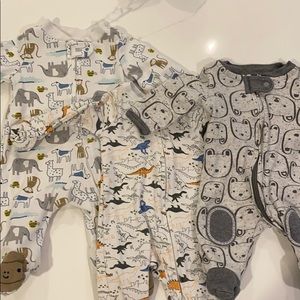 Newborn sleep and play qty 3